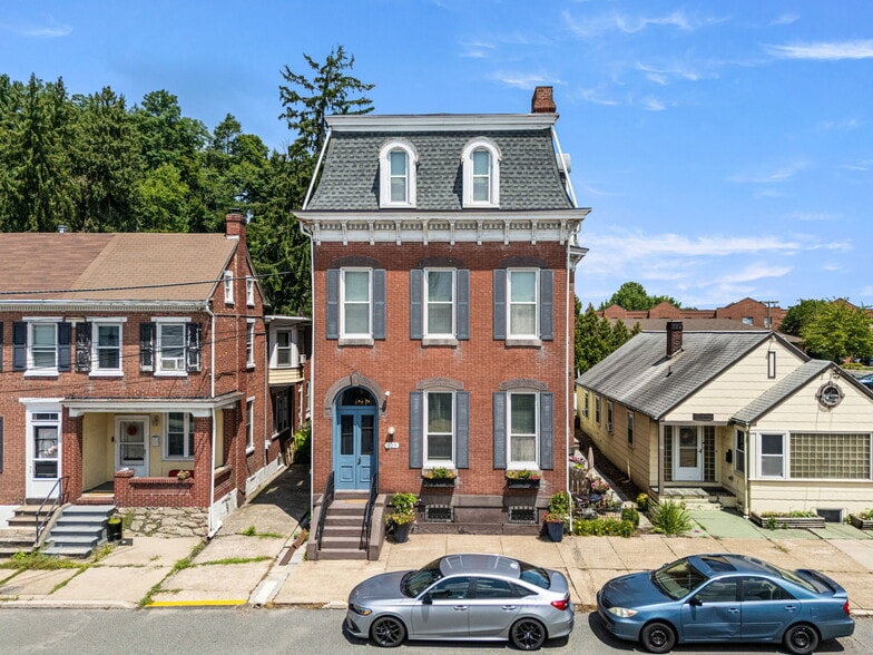 123 W Philadelphia Ave, Boyertown, PA for sale - Building Photo - Image 2 of 34