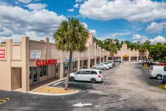 Plus de détails pour 12951 Metro Pkwy, Fort Myers, FL - Vente au détail à louer