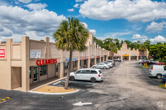 Plus de détails pour 12951 Metro Pkwy, Fort Myers, FL - Vente au détail à louer