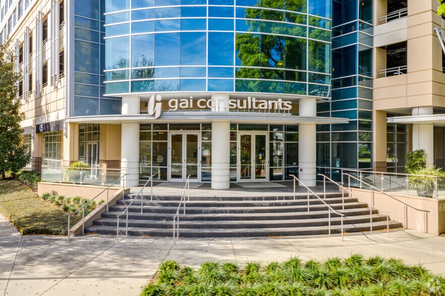 618 E South St, Orlando, FL à louer - Photo du bâtiment - Image 3 de 7