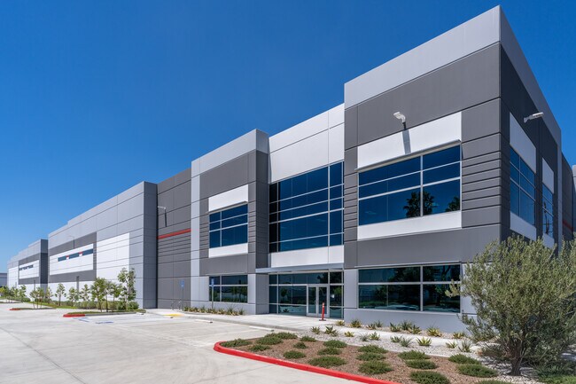 Plus de détails pour 752 N Tippecanoe Ave, San Bernardino, CA - Industriel à louer