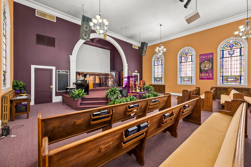 1619 W Ward Ave, High Point, NC à vendre - Photo du bâtiment - Image 3 de 13
