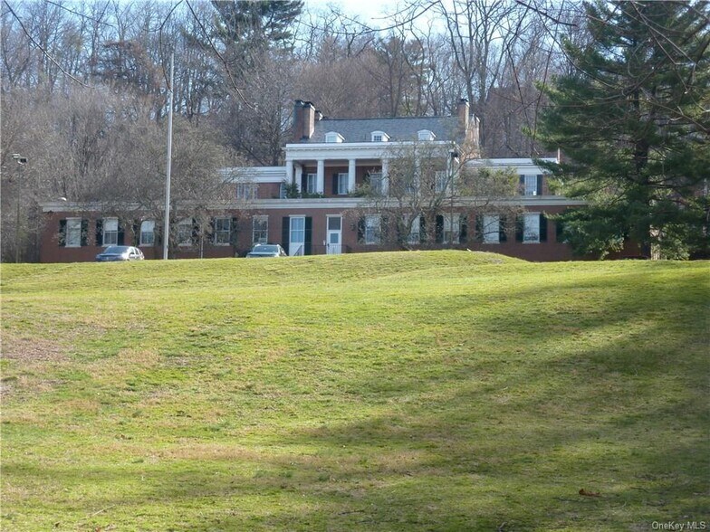 76 N Broadway, Irvington, NY à vendre - Photo du bâtiment - Image 2 de 3