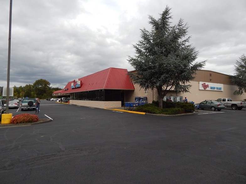 4601 Carnes Rd, Roseburg, OR for sale - Building Photo - Image 1 of 1