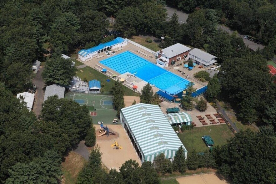 20 Bare Hill Rd, Groveland, MA à vendre - Photo du bâtiment - Image 2 de 30