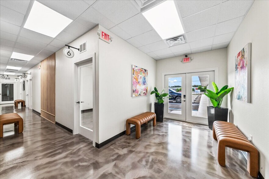 566 Barton Blvd, Rockledge, FL à louer - Photo du bâtiment - Image 1 de 14