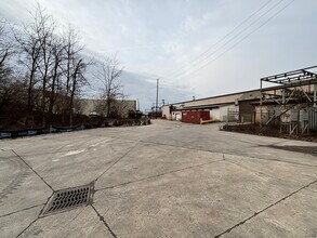 4911 Grant Ave, Cuyahoga Heights, OH for lease Interior Photo- Image 2 of 6