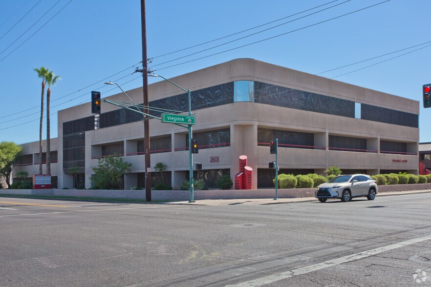 2601 N 3rd St, Phoenix, AZ à louer - Photo du bâtiment - Image 2 de 27