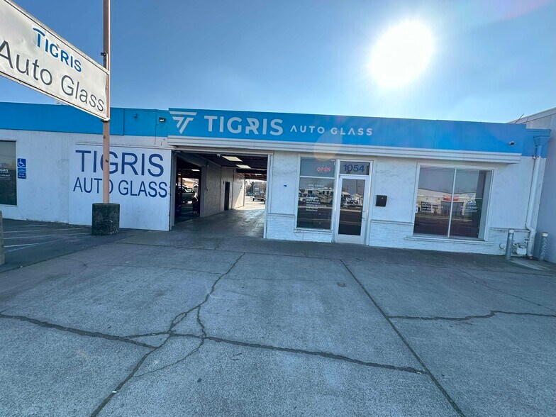 1054 El Camino Ave, Sacramento, CA à vendre - Photo du bâtiment - Image 1 de 15