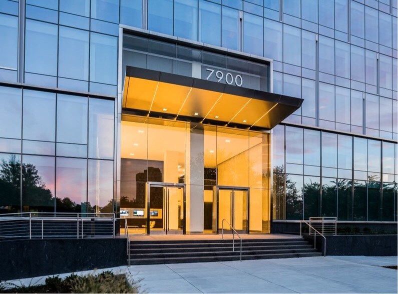 7900 Westpark Dr, McLean, VA à louer - Photo du bâtiment - Image 1 de 1