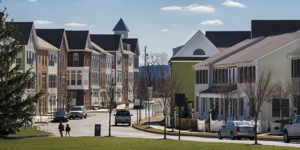 120 Walden Way, Mechanicsburg, PA for sale - Primary Photo - Image 1 of 1