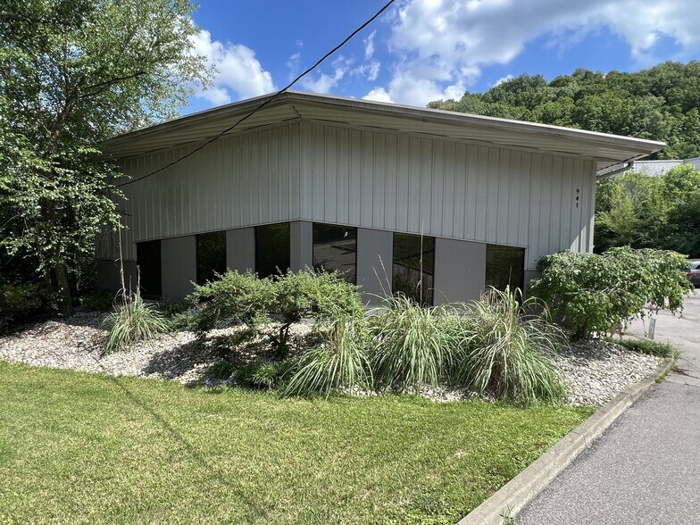 941 Dudley Rd, Edgewood, KY à vendre - Photo du bâtiment - Image 2 de 4