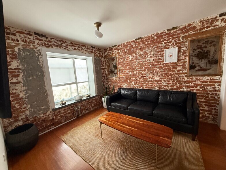 1322 Innes Pl, Venice, CA à louer - Photo du bâtiment - Image 2 de 61