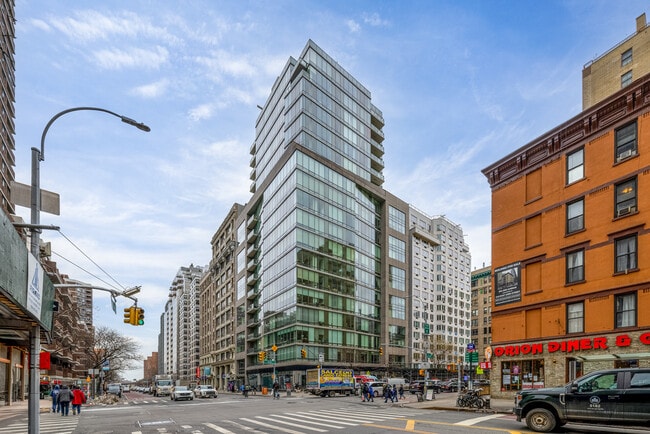 Plus de détails pour 300 E 23rd St, New York, NY - Multi-résidentiel aux enchères