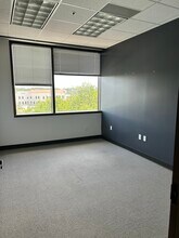 19230 Stone Oak Pky, San Antonio, TX for lease Interior Photo- Image 2 of 3