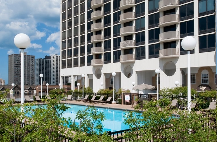 4334 N Hazel St, Chicago, IL à louer - Photo du bâtiment - Image 2 de 47