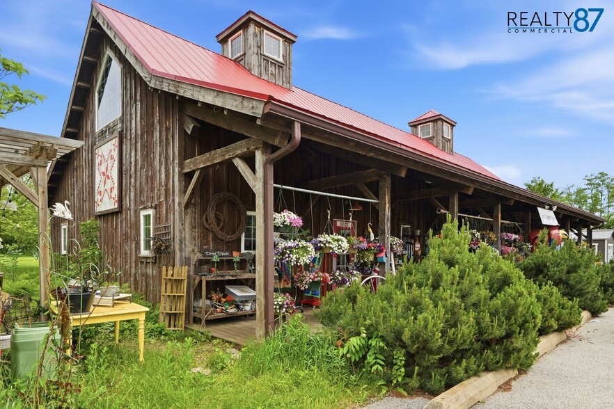 495 Miller Rd, Hiawatha, IA for sale - Building Photo - Image 3 of 26