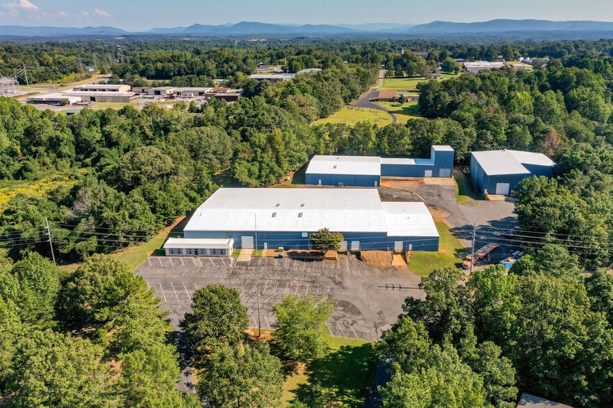144 Industrial Dr, Forest City, NC for lease - Building Photo - Image 2 of 42