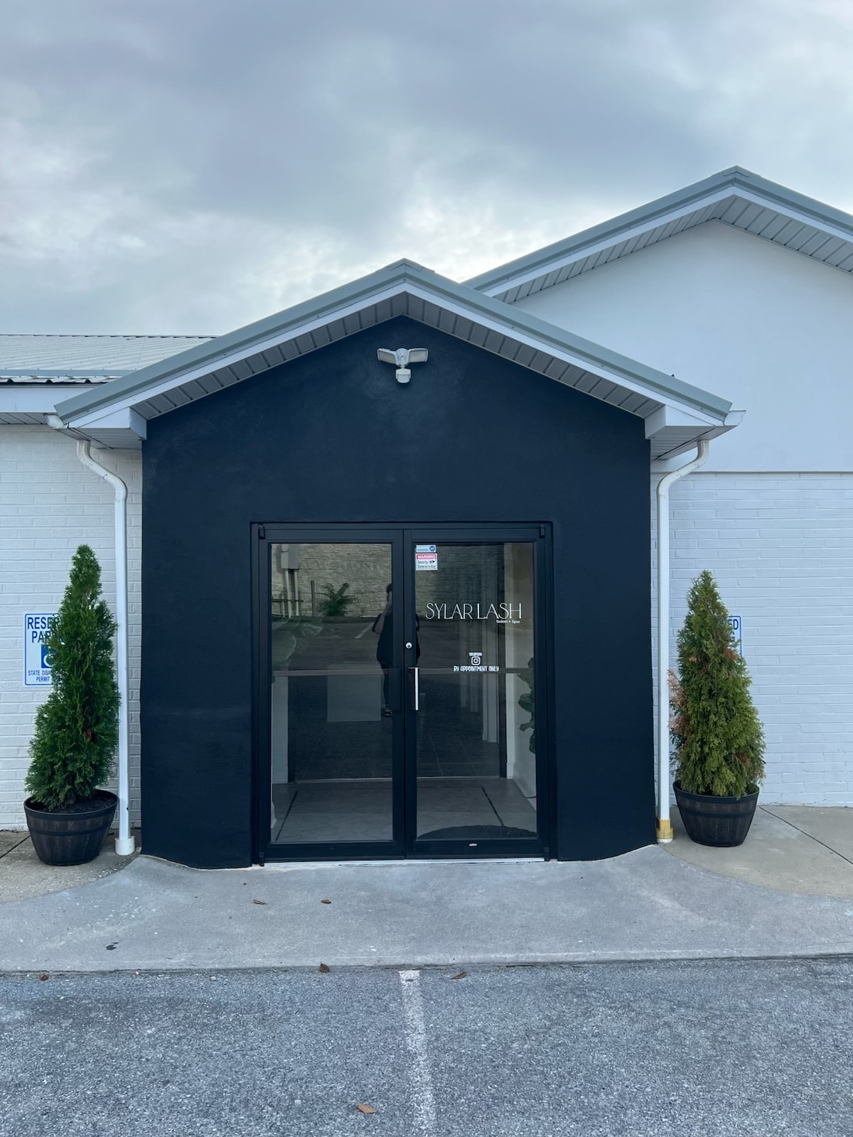 200 High Point Dr, Johnson City, TN for lease Building Photo- Image 1 of 4