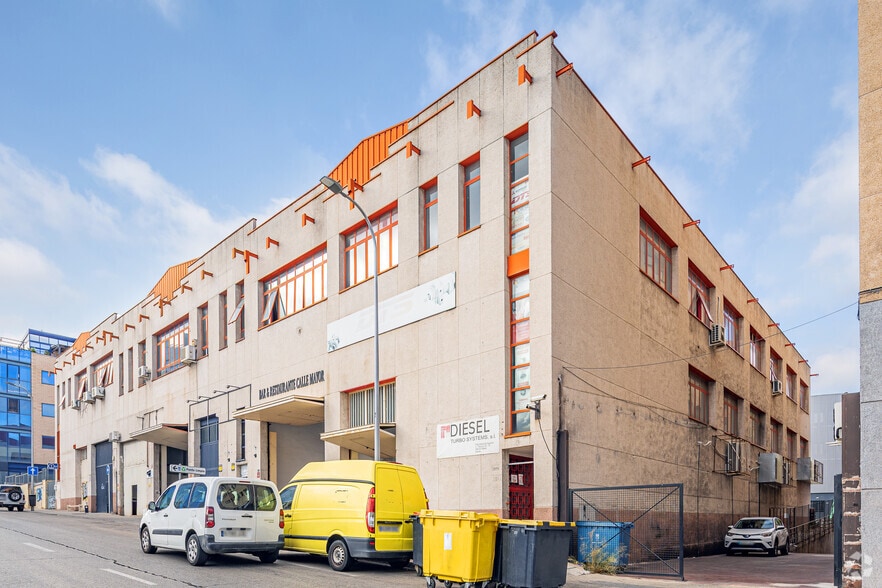 Calle de la Secoya, 20A, Madrid, Madrid for lease - Building Photo - Image 2 of 2