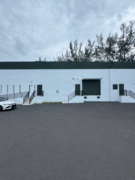 7361-7391 NW 78th St, Medley, FL à louer - Photo du bâtiment - Image 2 de 12