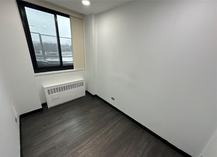 711A-711D Seagirt Ave, Far Rockaway, NY à louer Photo intérieure- Image 1 de 1