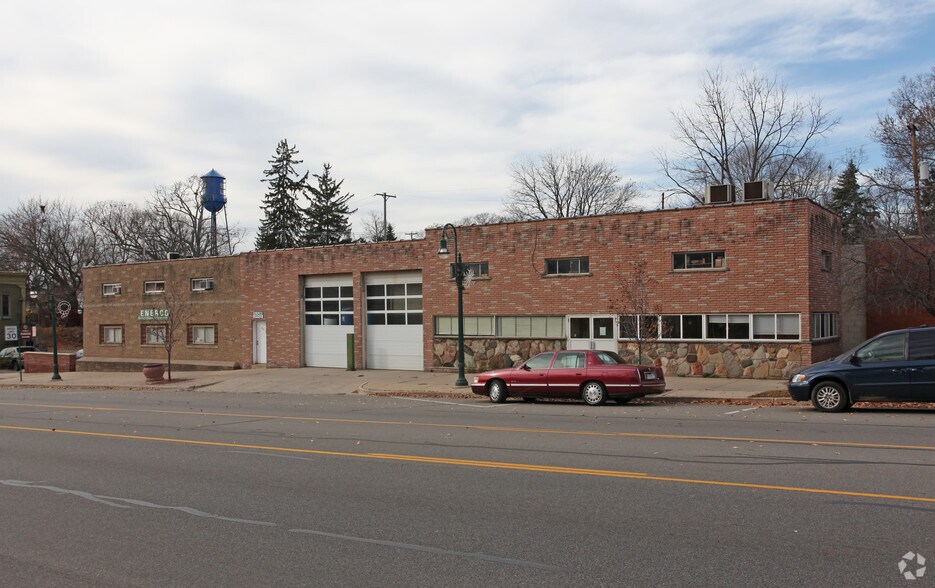 317 N Bridge St, Grand Ledge, MI à vendre - Photo du bâtiment - Image 2 de 2