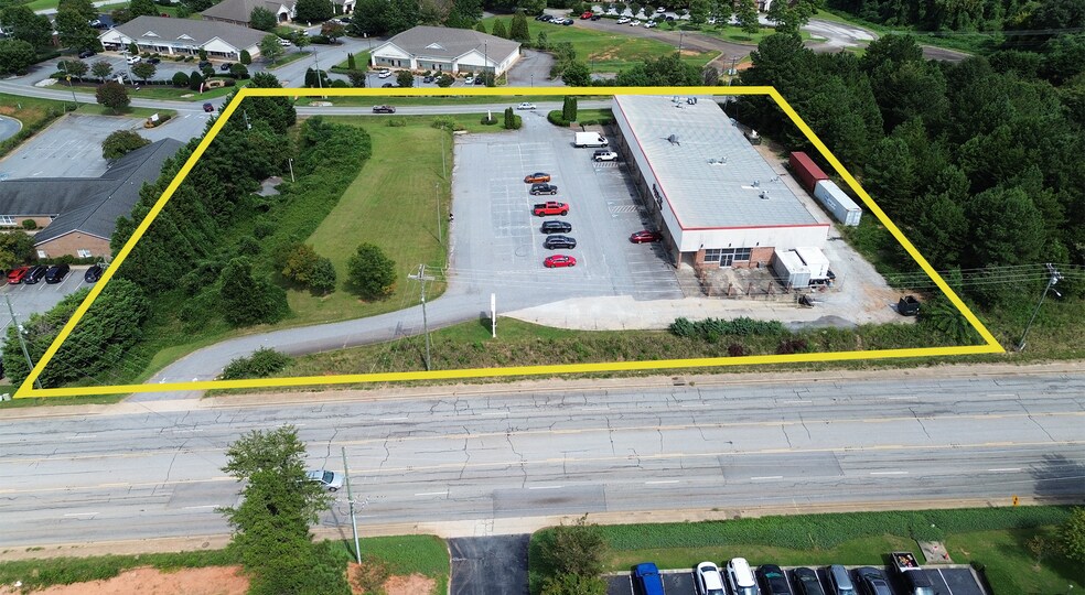 12020 N Radio Station Rd, Seneca, SC à vendre - Photo du bâtiment - Image 2 de 4