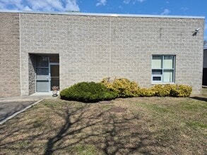 45 Feldland St, Bohemia, NY for lease Building Photo- Image 1 of 1