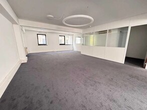 Bureau dans Paris à louer Photo intérieure- Image 2 de 3