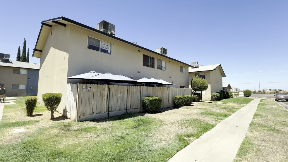 475 N Manila Ave, Fresno, CA for sale - Building Photo - Image 3 of 22