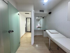 Office in Manresa, Barcelona for lease Interior Photo- Image 2 of 21