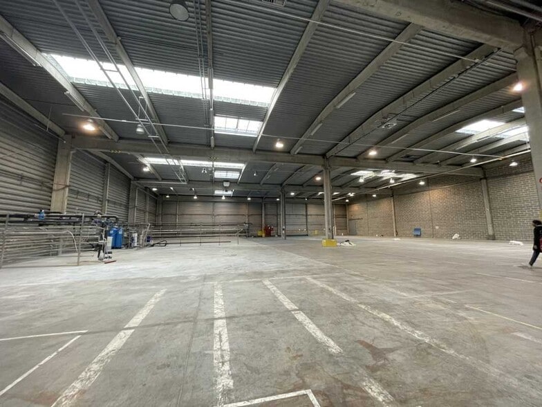 Flex in Sucy-en-Brie for lease - Building Photo - Image 2 of 18