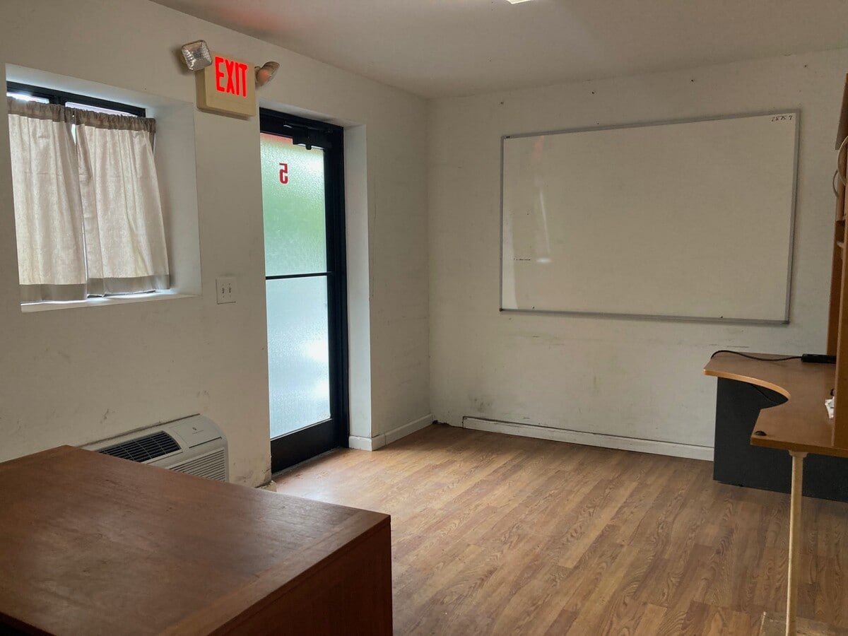 6424 Boyleston Hwy, Mills River, NC 28759 - Unit 5 -  - Interior Photo - Image 2 of 11