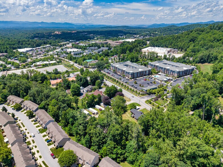 Asheville MHP Portfolio portefeuille de 2 propriétés à vendre sur LoopNet.ca - Photo du bâtiment - Image 1 de 11