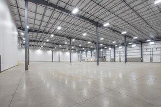 450 Research Dr, Pittston, PA for lease Interior Photo- Image 2 of 4