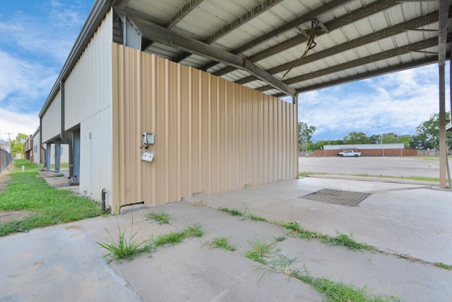 1500 W Highway 6, Alvin, TX for lease - Building Photo - Image 2 of 80