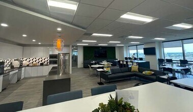 5847 San Felipe St, Houston, TX for lease Interior Photo- Image 2 of 3