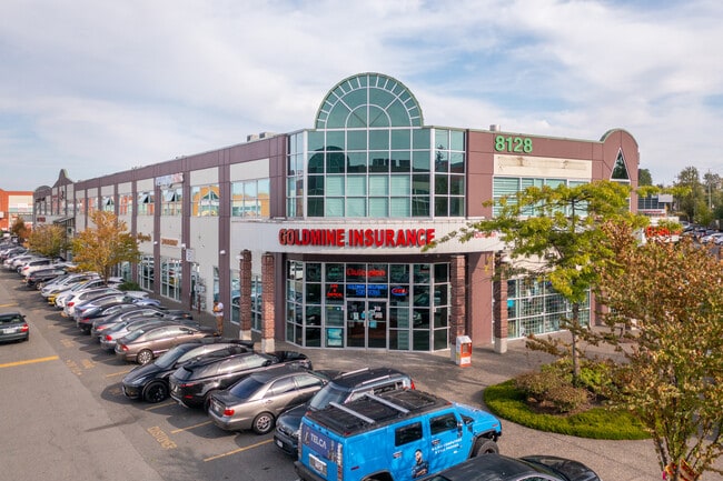 Plus de détails pour 8128 128th St, Surrey, BC - Commerce de détail à vendre