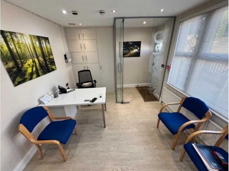 41-43 High Rd, Broxbourne, HRT EN10 6HT - Unit 43 - - Interior Photo - Image 1 of 2