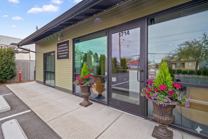 1714 S 2nd St, Mount Vernon, WA à louer - Photo du bâtiment - Image 2 de 13