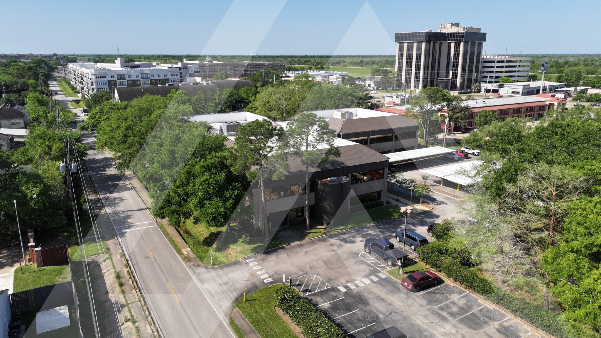 16000 Barkers Point Ln, Houston, TX for lease Primary Photo- Image 1 of 20