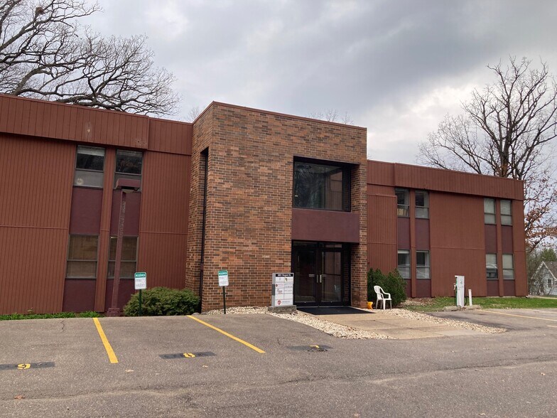 3801 Regent St, Madison, WI à louer - Photo du bâtiment - Image 2 de 13