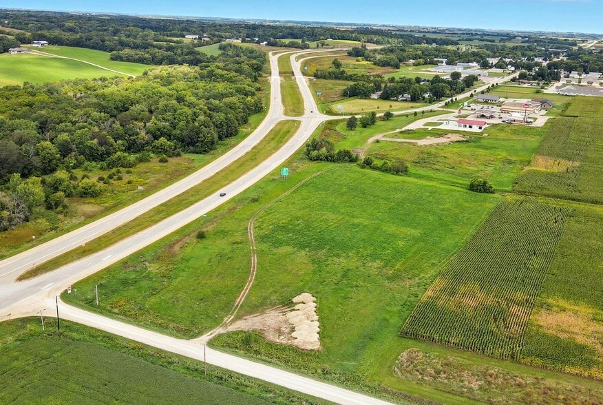 US 63 Larrabee Avenue, Denver, IA à vendre - Photo du bâtiment - Image 2 de 8