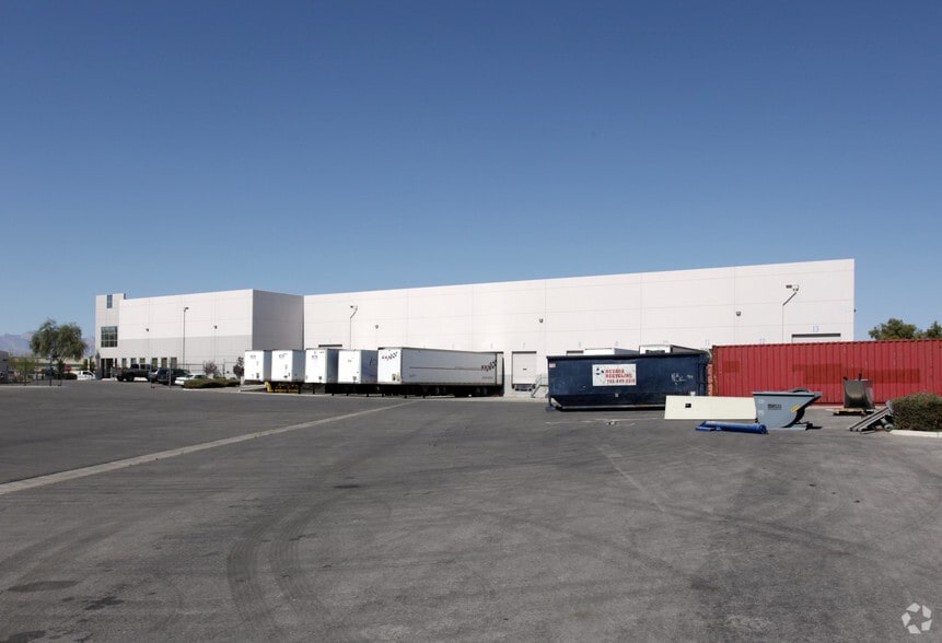 4450 N Walnut Rd, North Las Vegas, NV à louer - Photo du bâtiment - Image 3 de 4