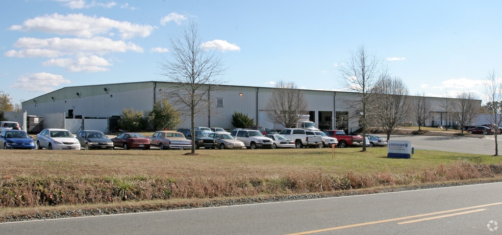 3020 Tucker St, Burlington, NC for lease - Building Photo - Image 2 of 3