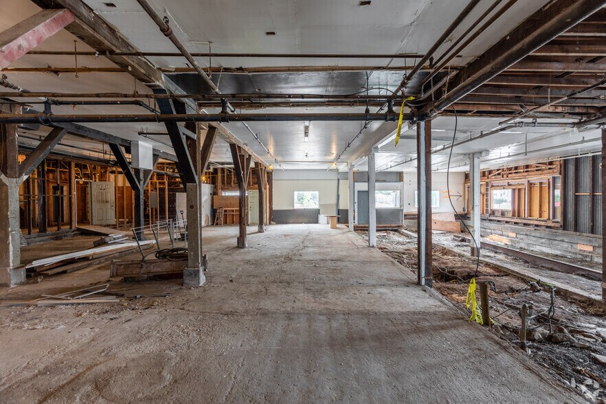 126 N James St, Peekskill, NY à vendre - Photo intérieure - Image 2 de 20