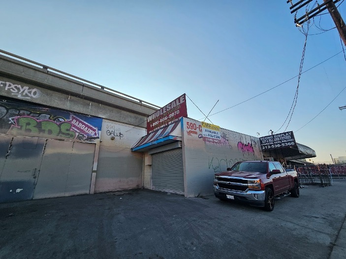 590 E 16th St, Los Angeles, CA for lease - Building Photo - Image 3 of 15