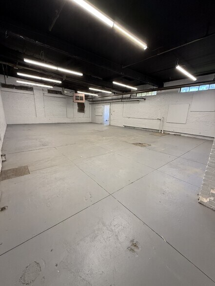 29 Crown St, Nashua, NH à louer - Photo intérieure - Image 3 de 11