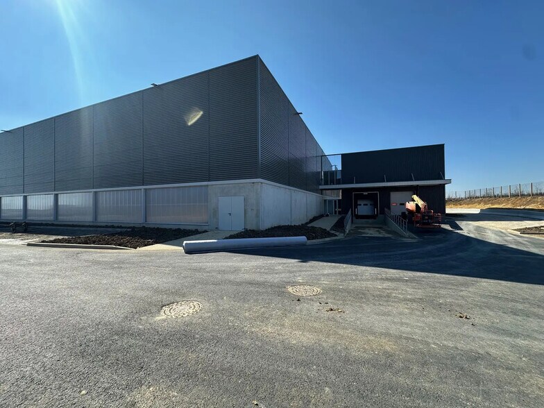 Flex dans Louvres à louer - Photo du bâtiment - Image 2 de 7